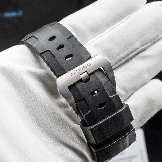 Panerai Submersible PAM01389 Image 3